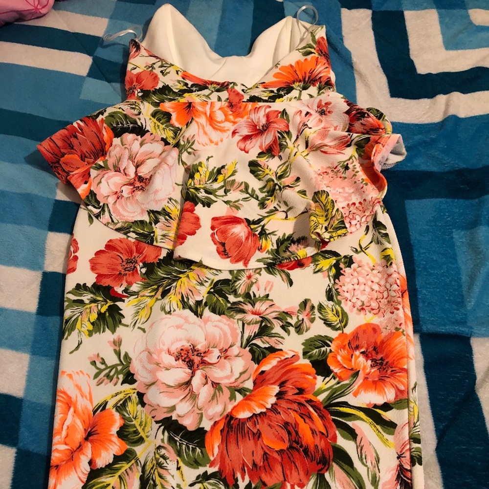 Dress - Picture 3 of 3